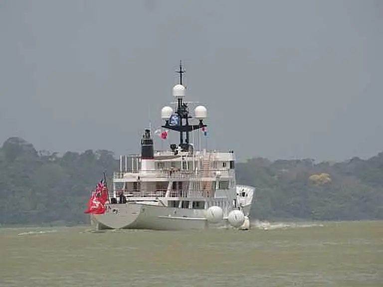 Canal ships