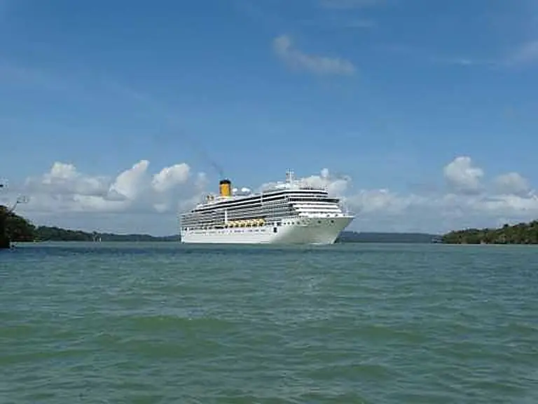 Canal ships