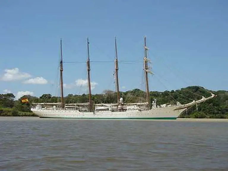 Canal ships
